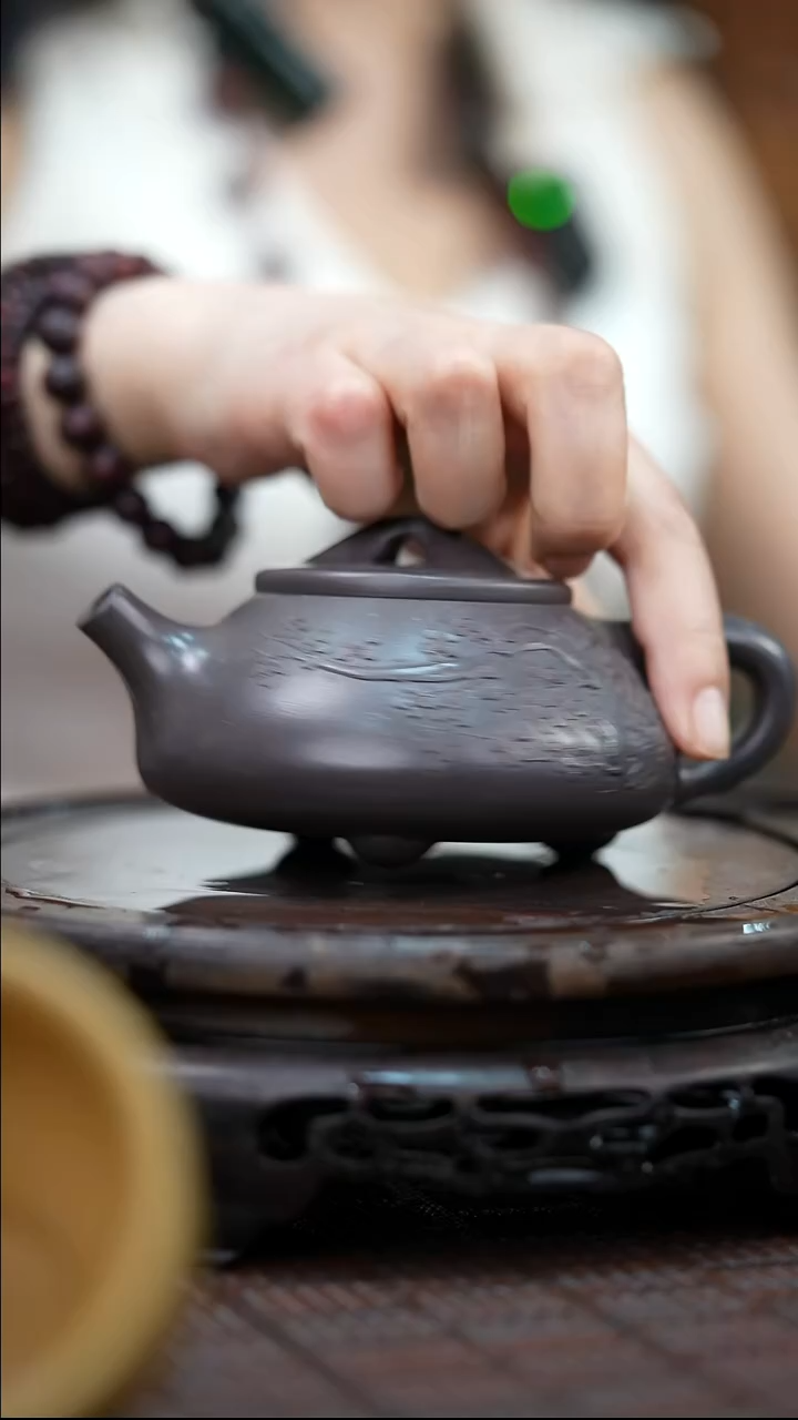 茶壶紫砂宜兴紫砂岁颐传砂原矿全手12