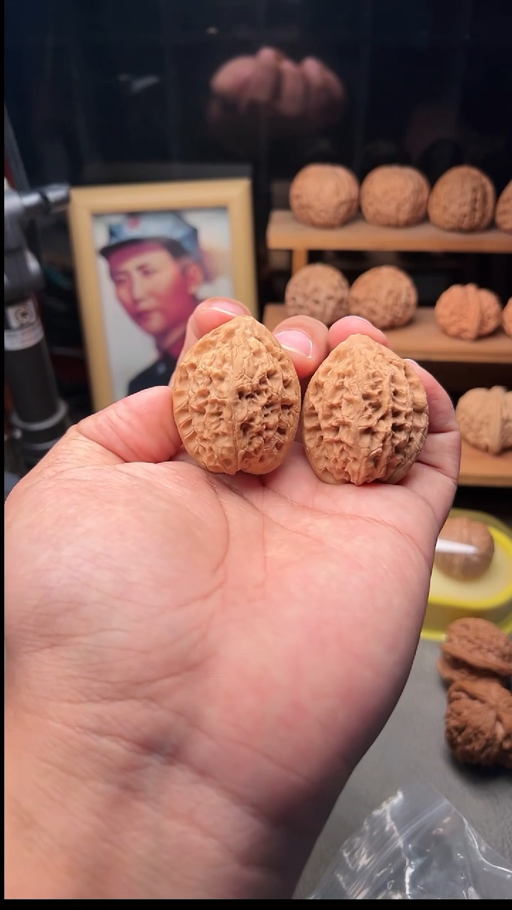 吊坠文玩核桃野生大肚子鸡心37