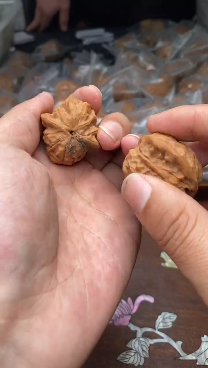 【闪购商品】文玩核桃把件A101号32尺玄武