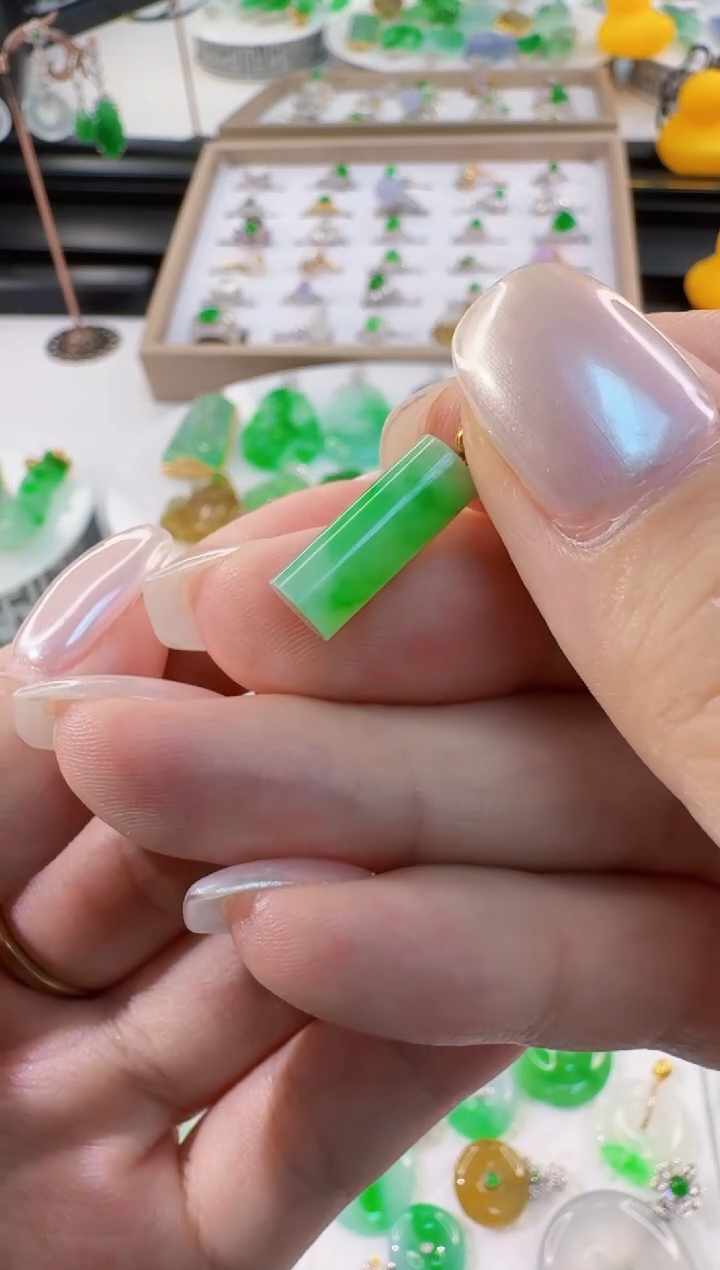 翡翠18K金镶嵌吊坠(不含链)天然缅甸A货翡翠 