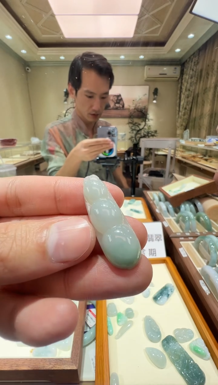 颈饰未镶嵌翡翠-纯天然缅甸A货翡翠福豆吊坠-