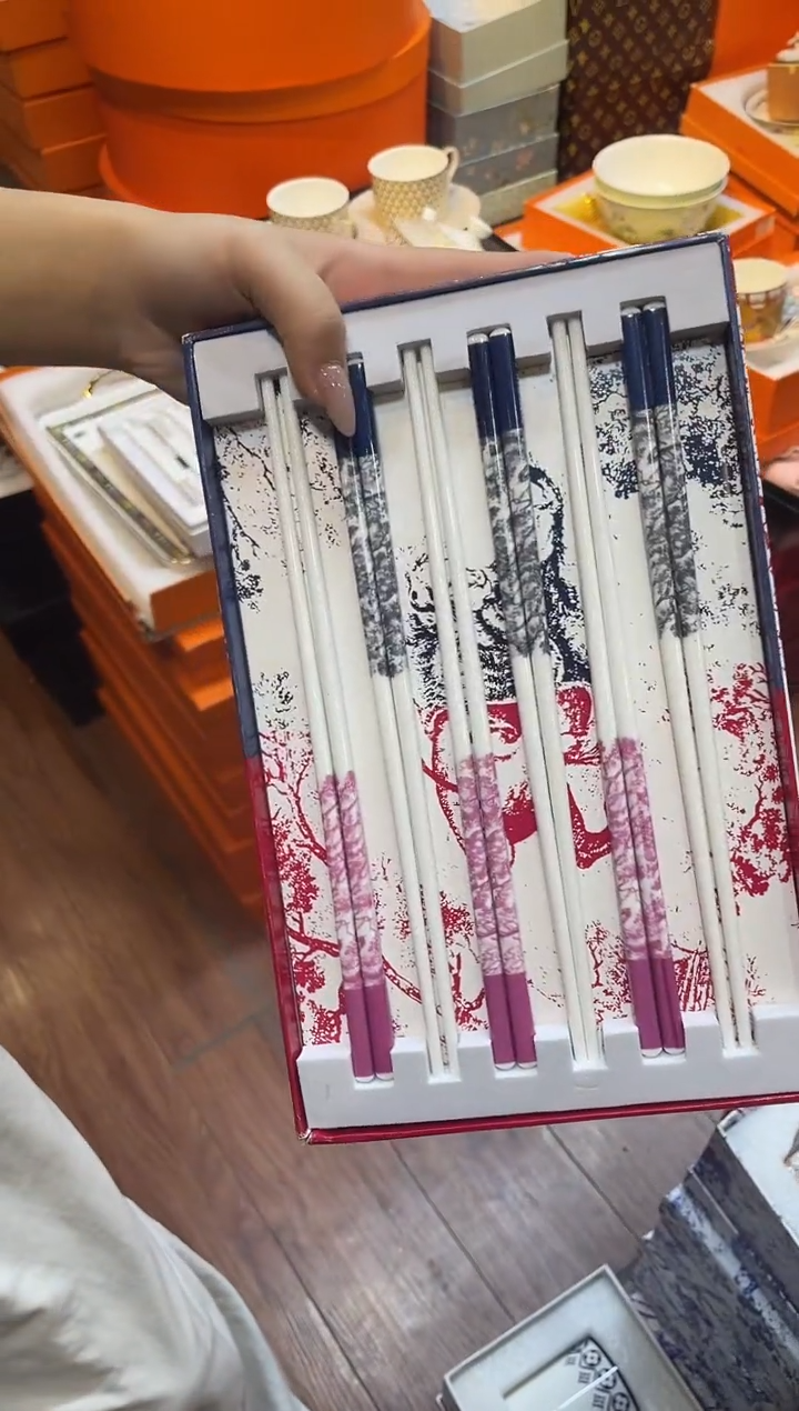 杯鸿辉家品牌瓷器，京东包邮！