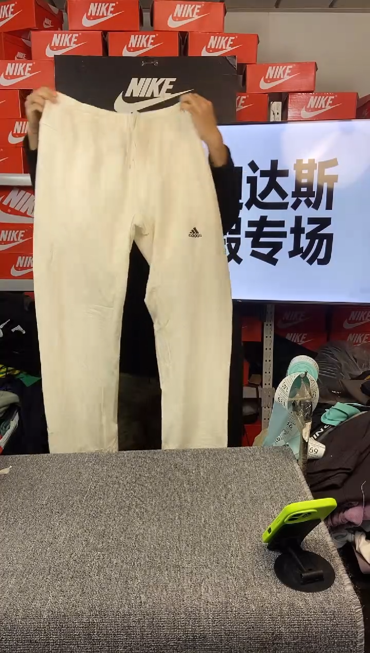 139编码 阿迪达斯 全新无暇 尺码185XXL 直播间过款为准