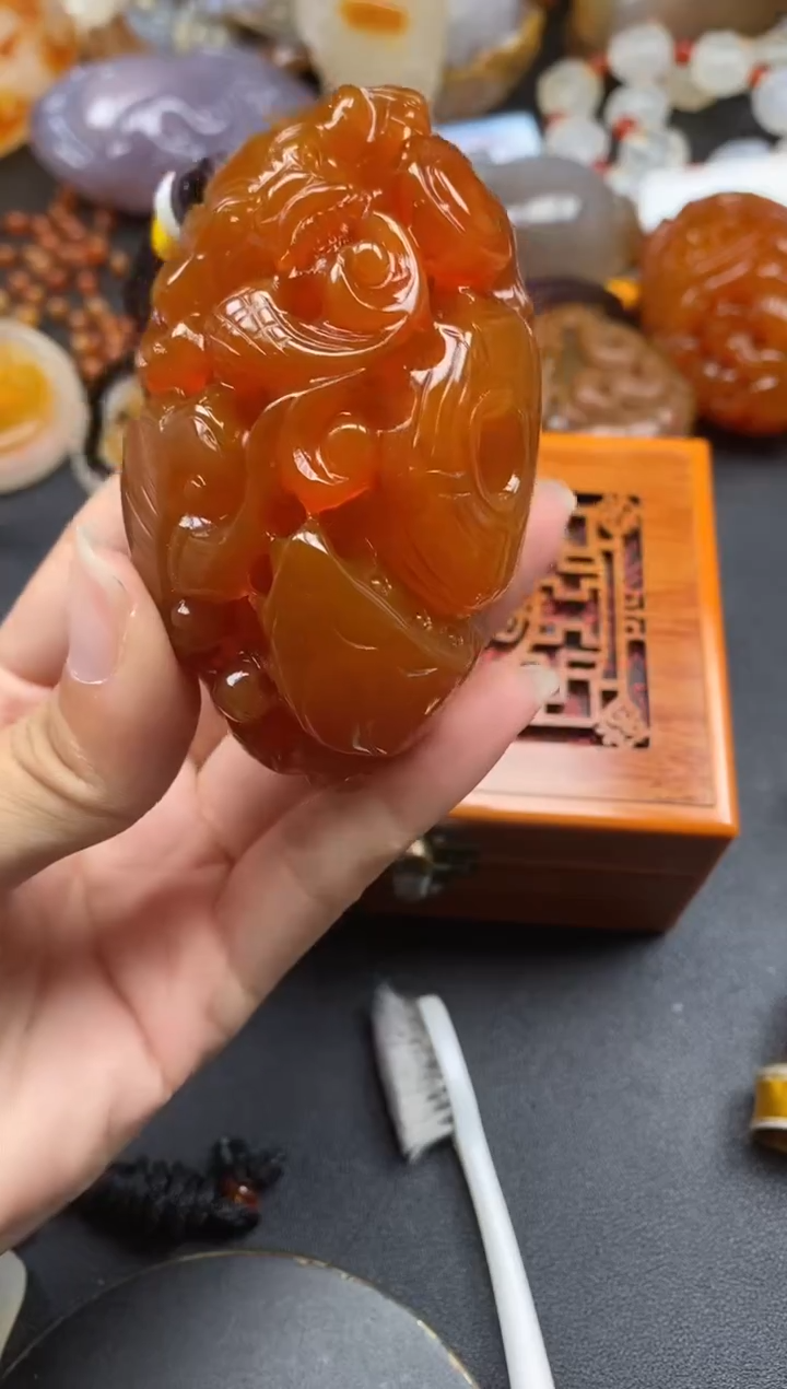 未镶嵌1玛瑙/玉髓马*ll