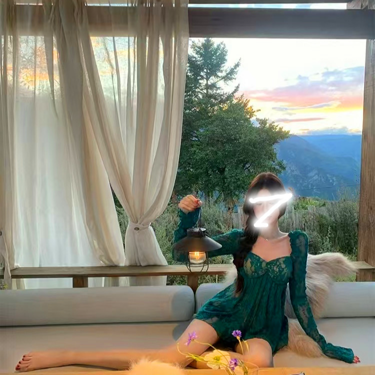 蕾丝衫女2025秋季高级感气质方领修身纯欲性感蕾丝上衣   F1285