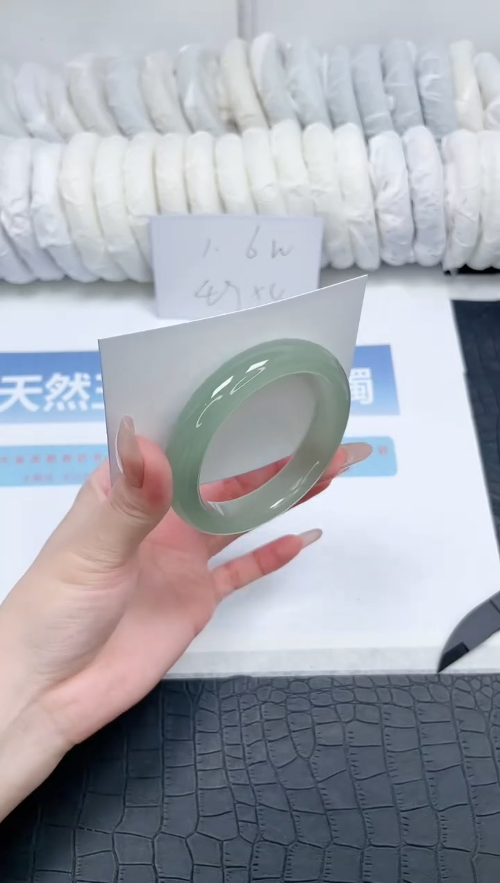 【闪购商品】石英质玉手镯未镶嵌O160-54.7