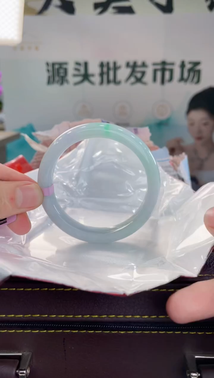 【闪购商品】翡翠手镯未镶嵌手镯
