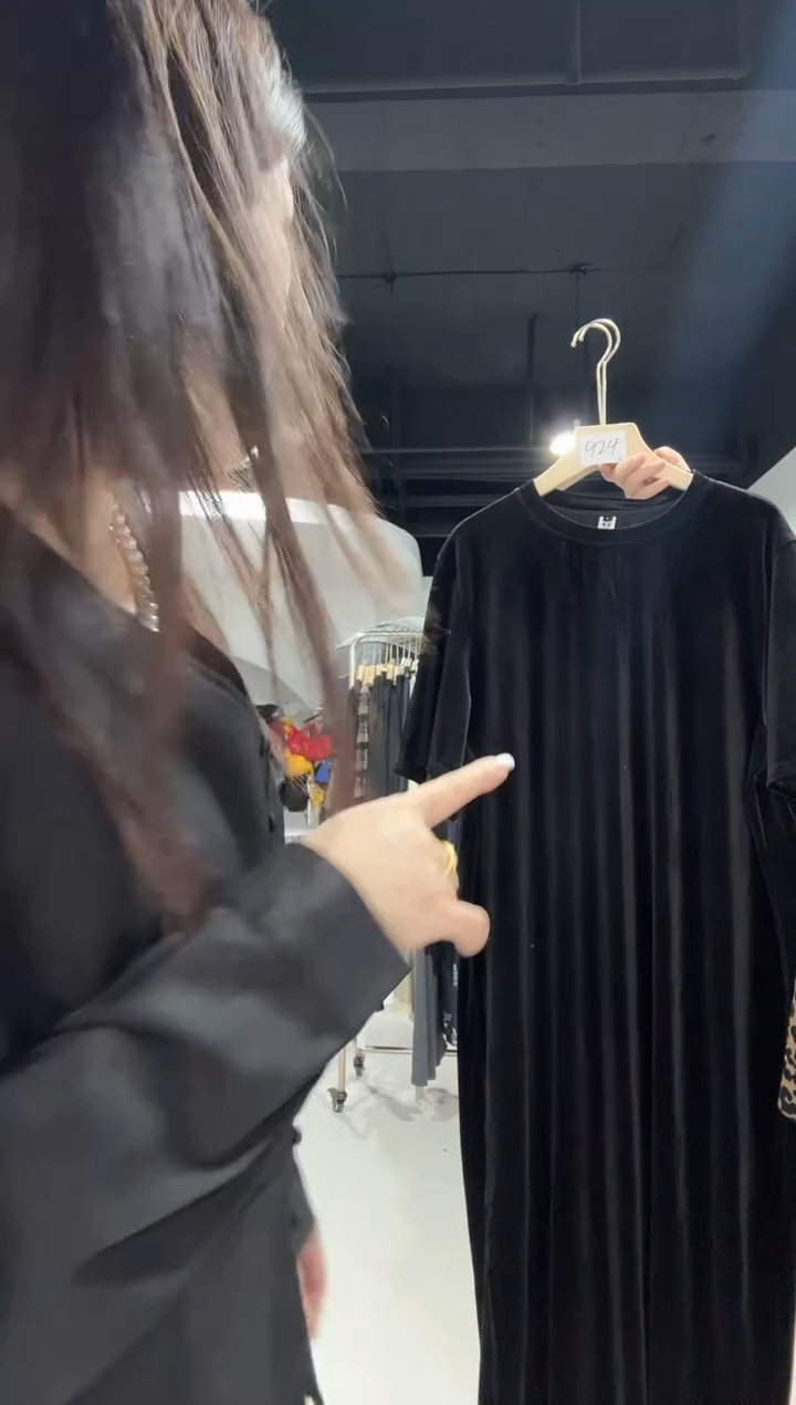 924-黑色战袍······