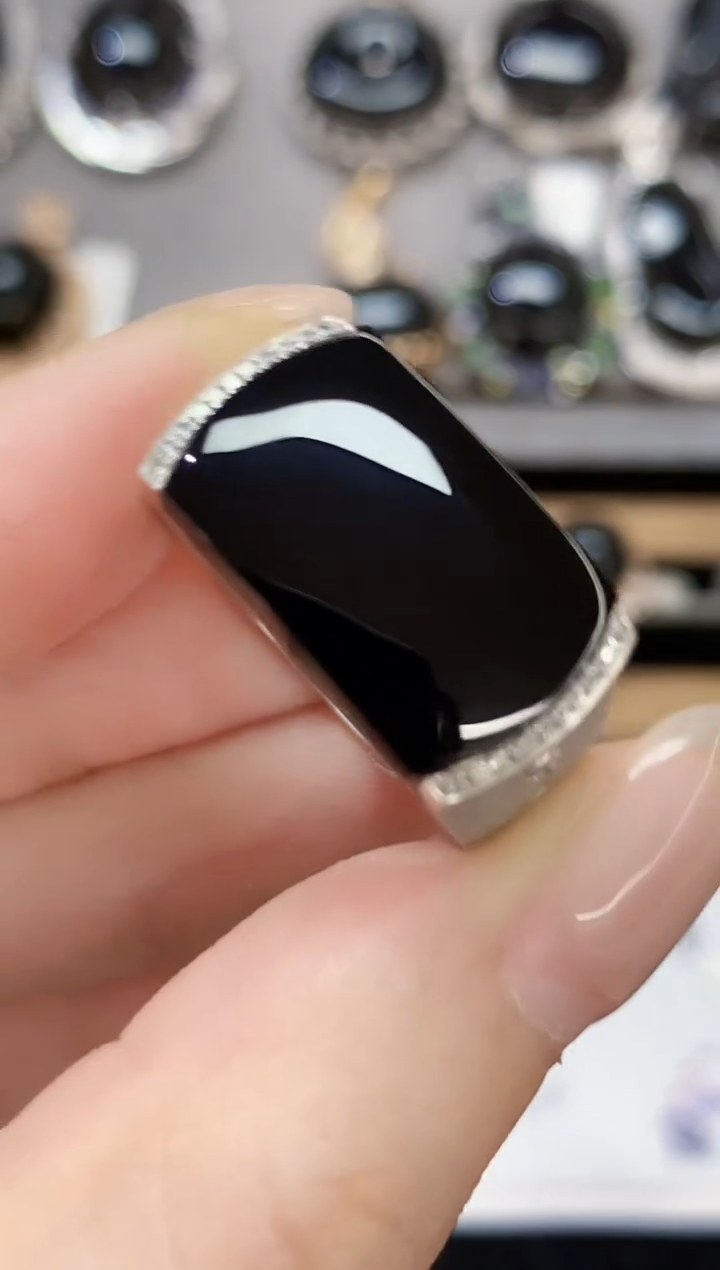 吊坠(不含链)18K金镶嵌翡翠ML多样性发其一