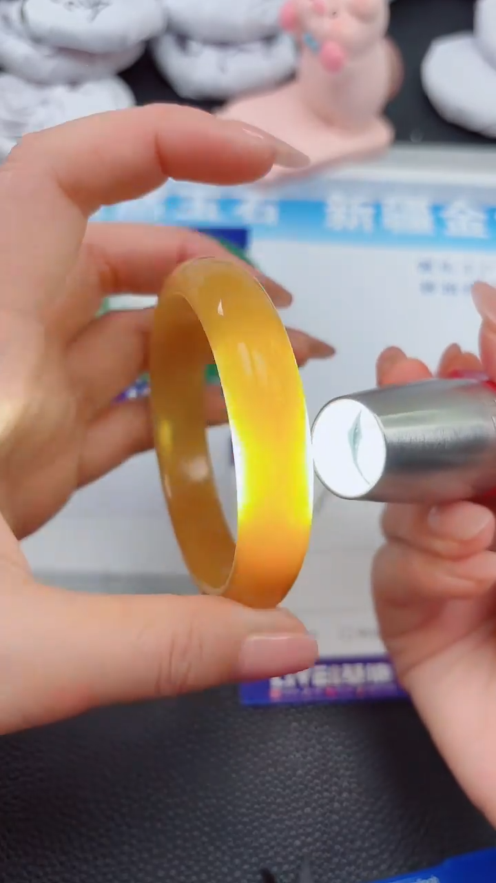 【闪购商品】石英质玉手镯未镶嵌697