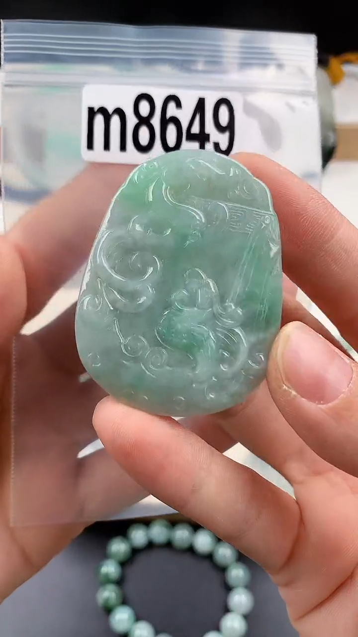 颈饰未镶嵌翡翠天然翡翠吊坠挂件