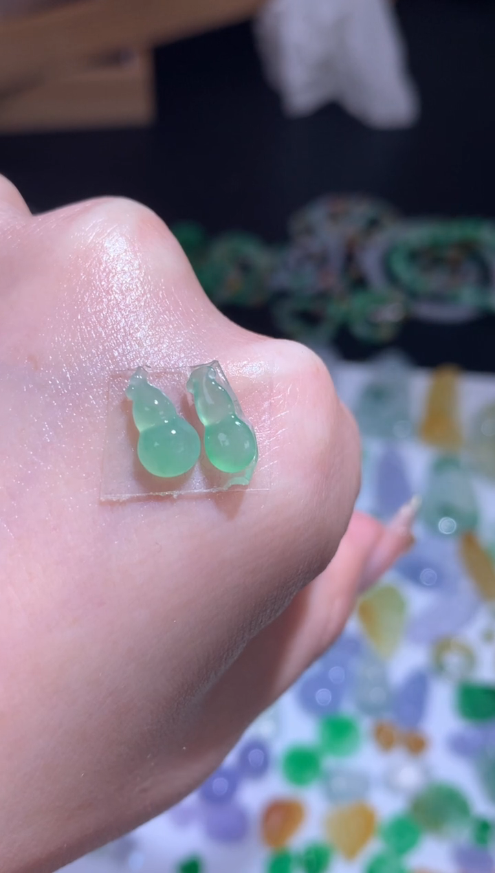 未镶嵌定制翡翠一对葫芦