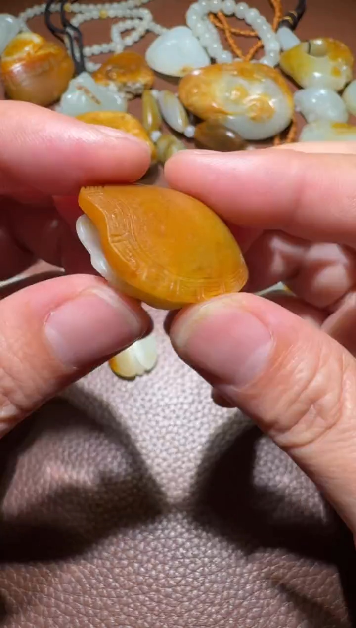 未镶嵌和田玉挂件和田玉