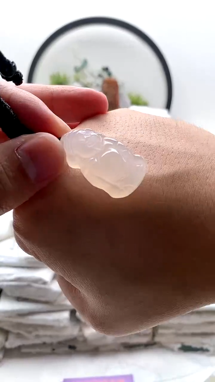 未镶嵌颈饰玛瑙/玉髓财神