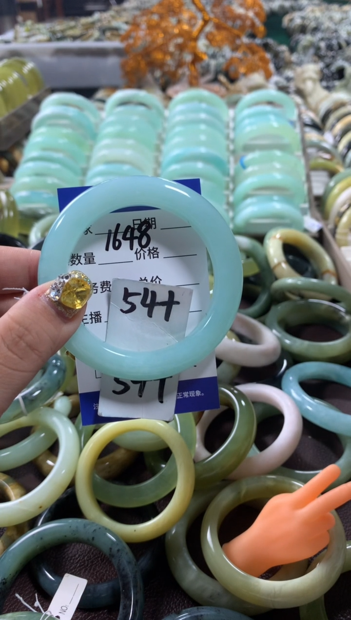 【闪购商品】蛇纹石玉手镯未镶嵌1648