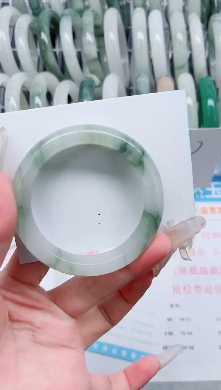 【闪购商品】石英质玉手镯未镶嵌A270-52