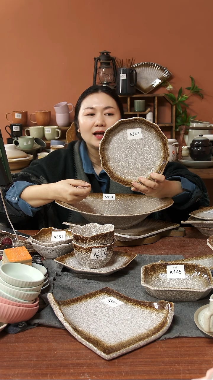 陶瓷A347 一只陶瓷粗陶花边盘可能微瑕