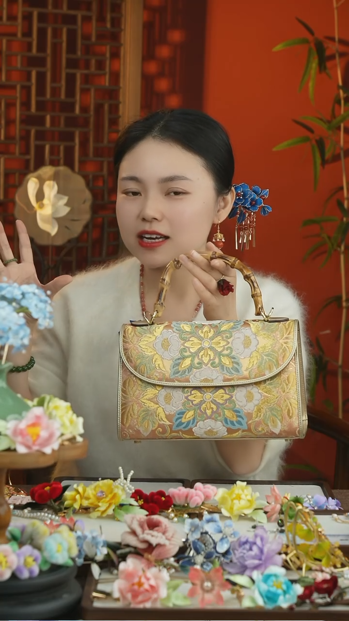 刺绣闪购随机发一个包包不可选介意勿拍