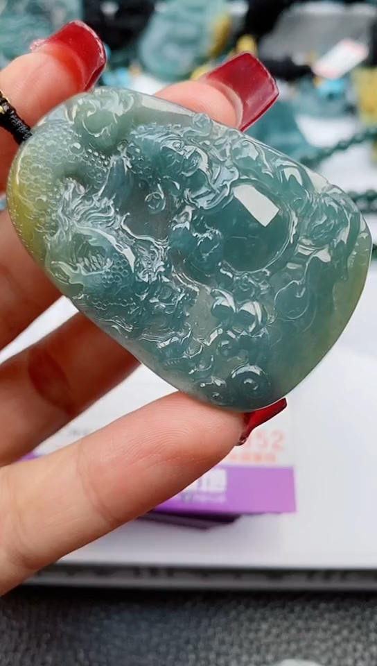 【闪购商品】翡翠颈饰未镶嵌                 