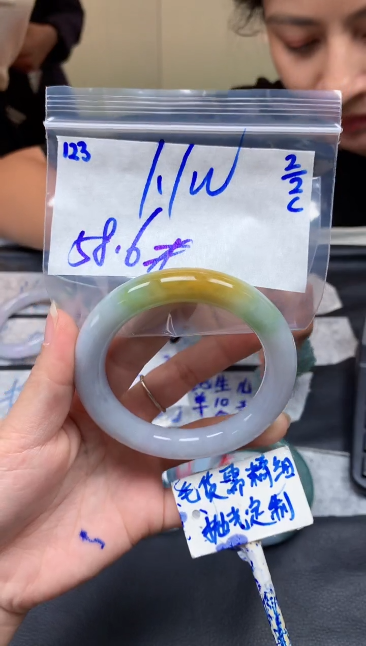 【闪购商品】定制翡翠未镶嵌123毛货需精细抛光手镯多样性拍一发一