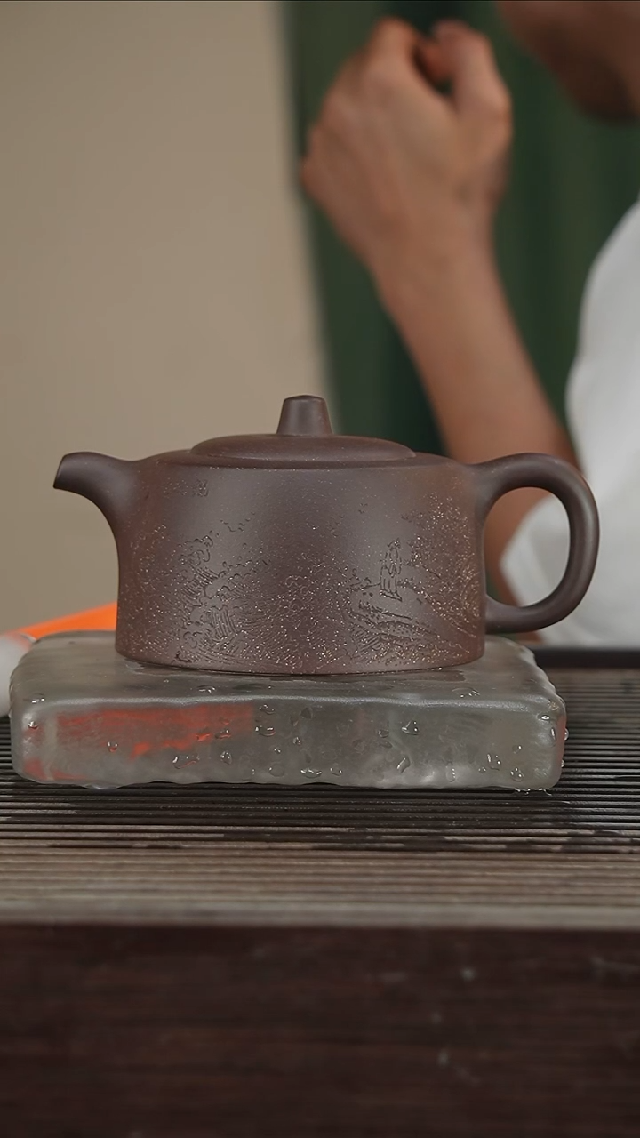 茶壶紫砂高工，带证400CC253号