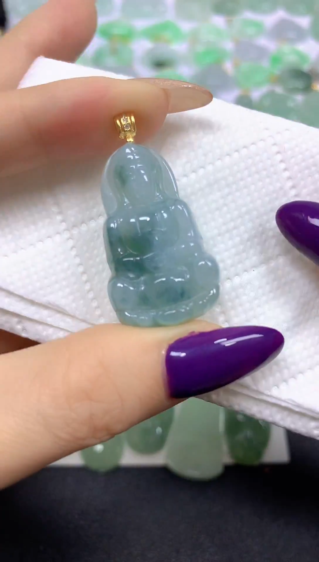 颈饰未镶嵌翡翠 