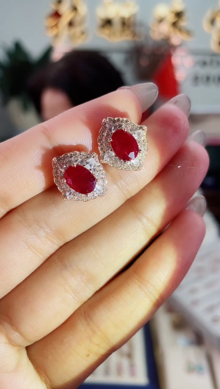 【闪购商品】红宝石耳饰银S925镶嵌耳饰