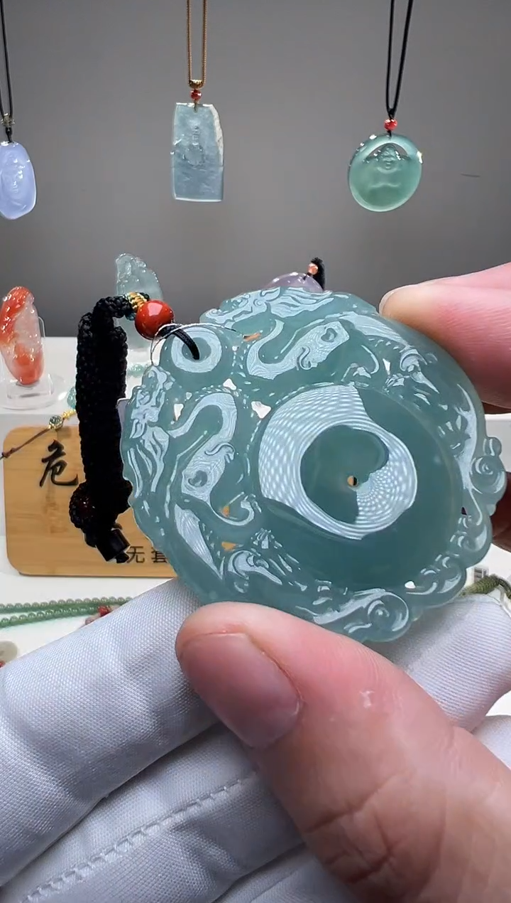 吊坠(不含链)未镶嵌翡翠双龙