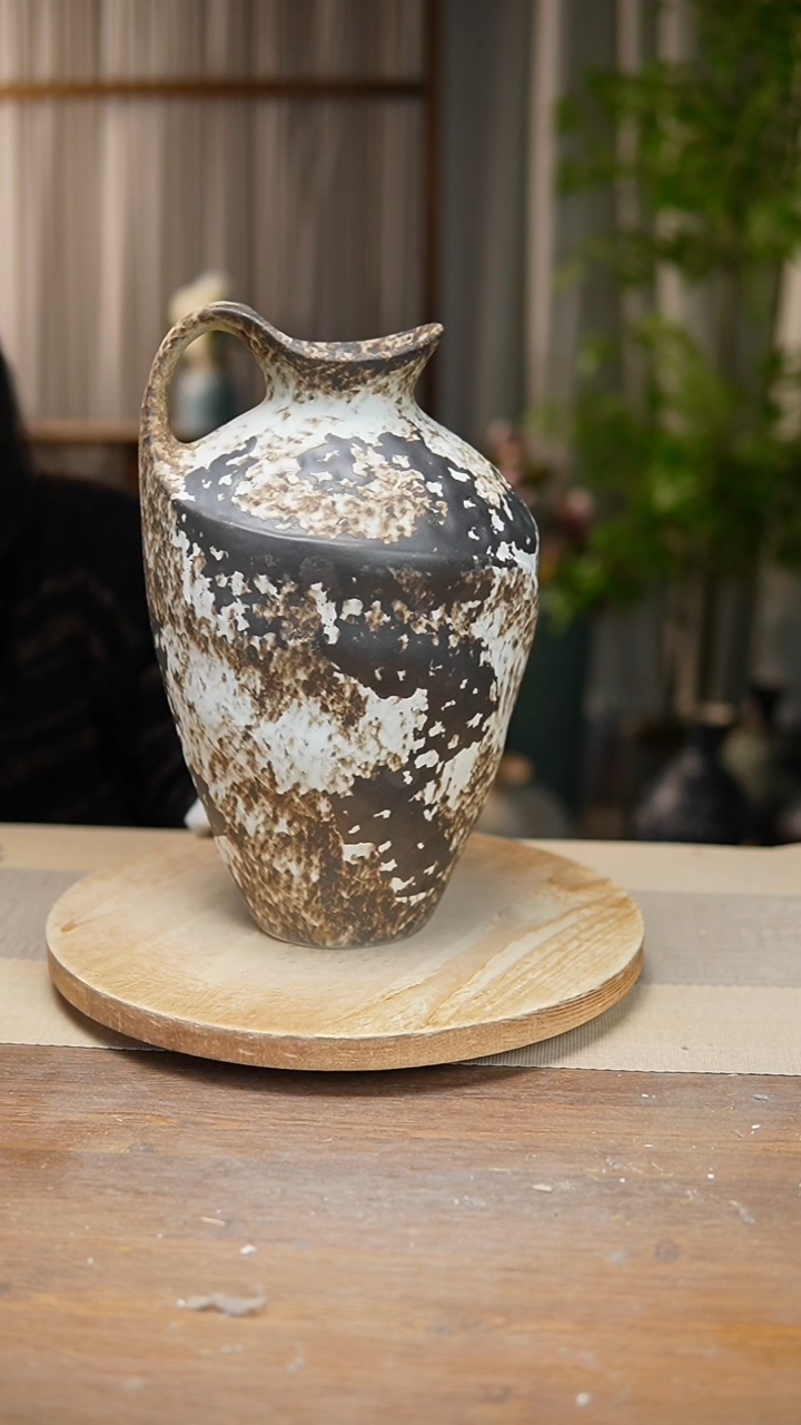 【闪购商品】陶瓷花器诧寂黑奶壶