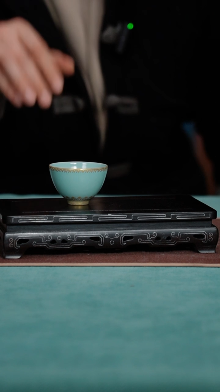 【闪购商品】51-1少年游（金银釉上彩）