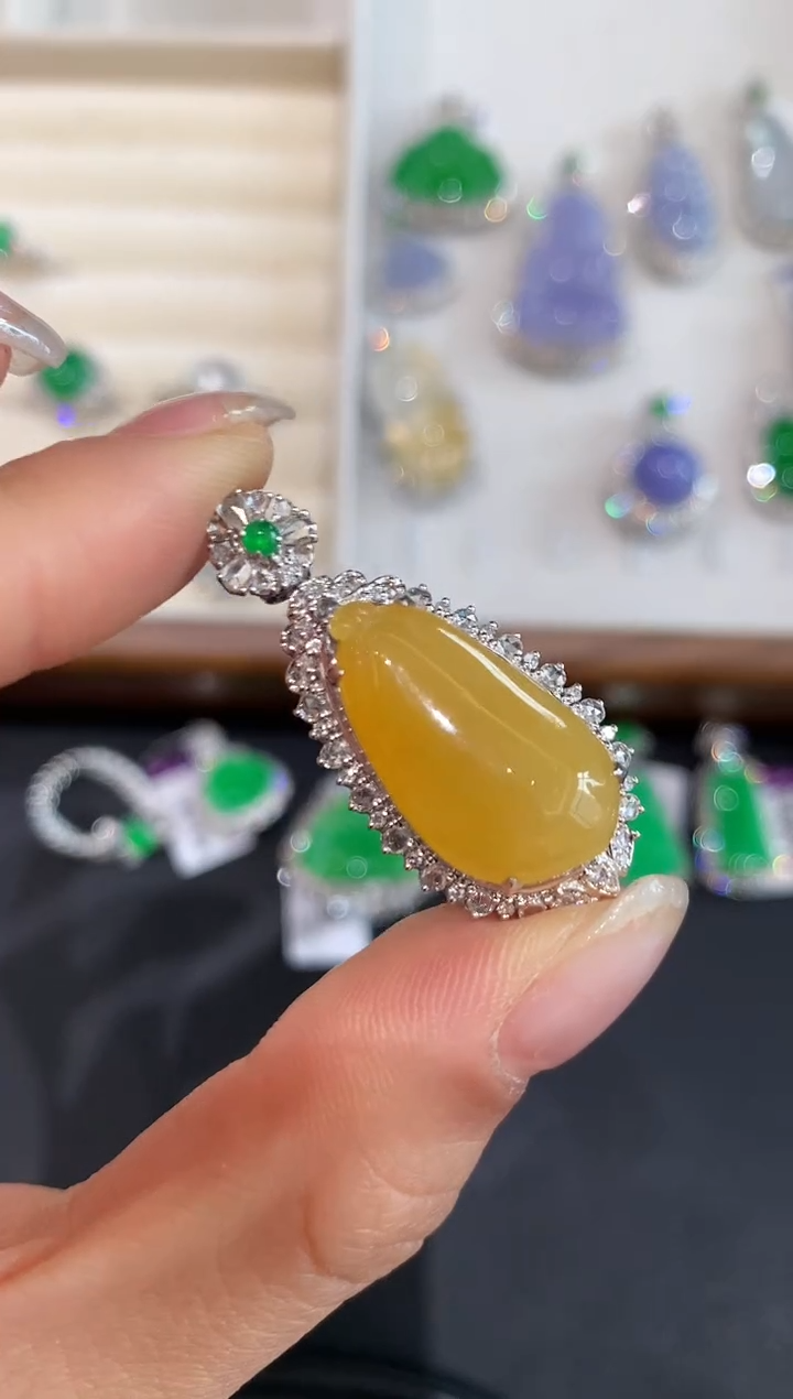 【闪购商品】翡翠吊坠(不含链)18K金镶嵌4242