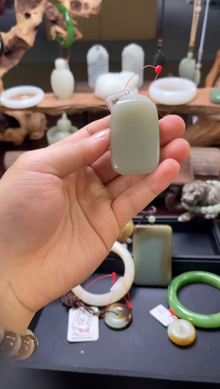 【闪购商品】和田玉吊坠未镶嵌且末迪克兰 无事牌 30476