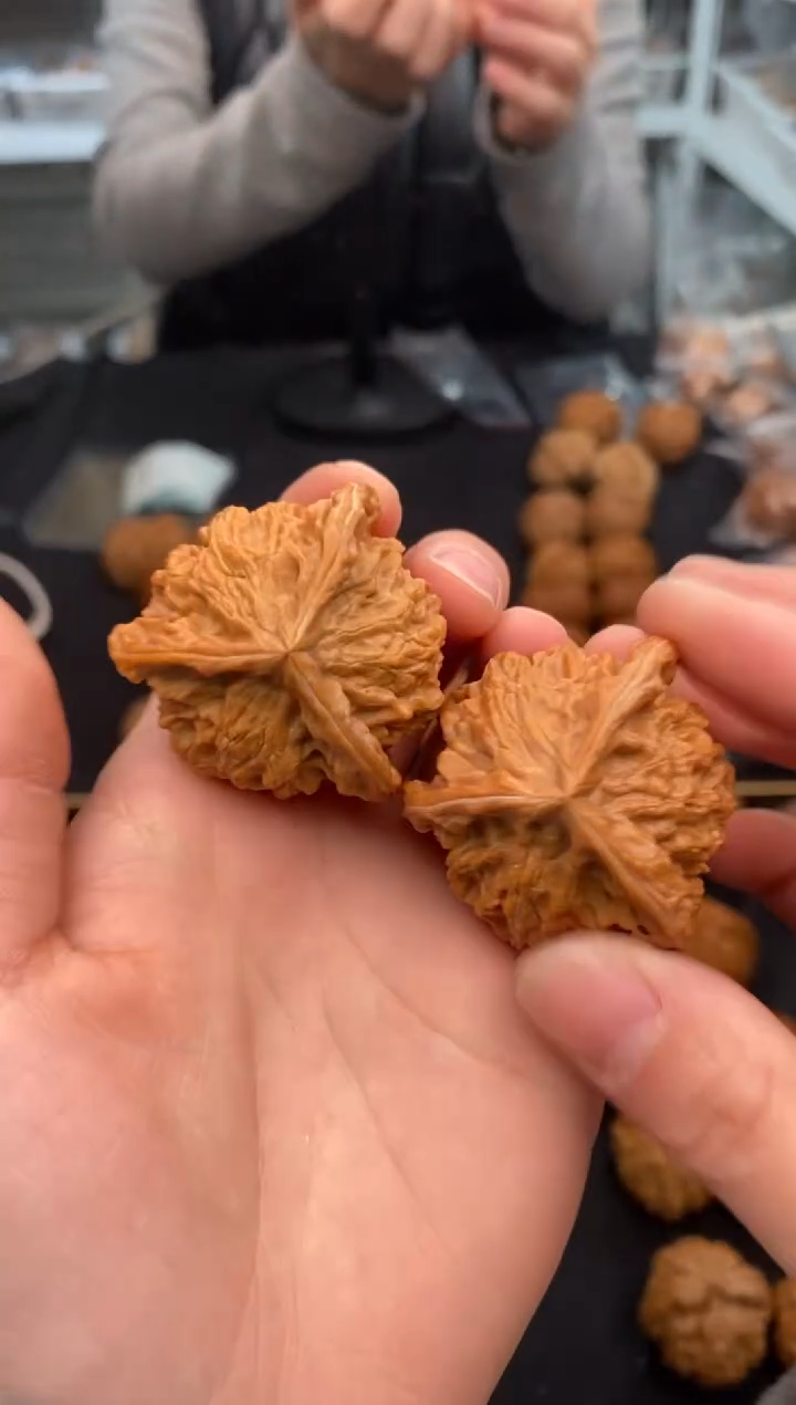 【闪购商品】文玩核桃把件盘山奔38-u064