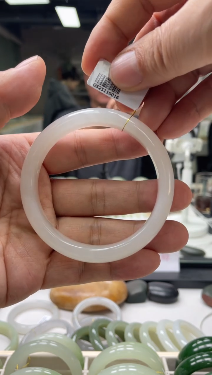 【闪购商品】和田玉手镯未镶嵌编码0016 圈口62-63