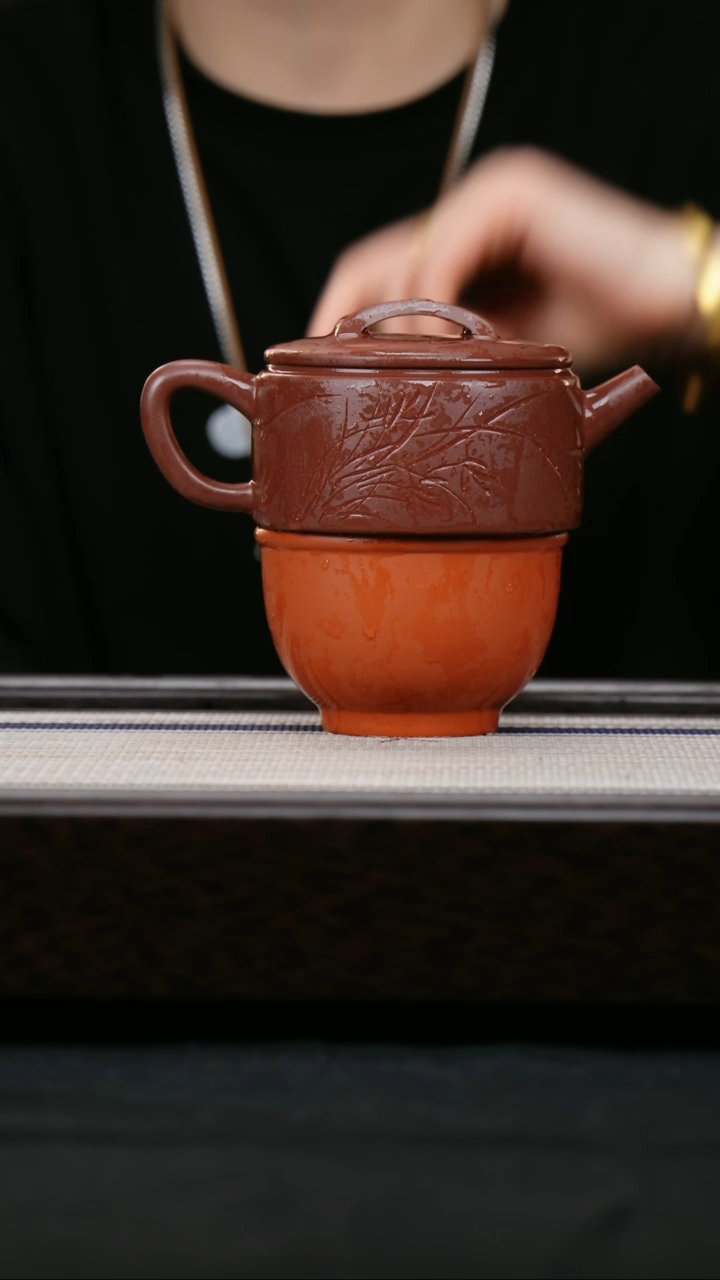 【闪购商品】紫砂茶壶3号井底槽青 刻绘汉瓦壶加大碗杯