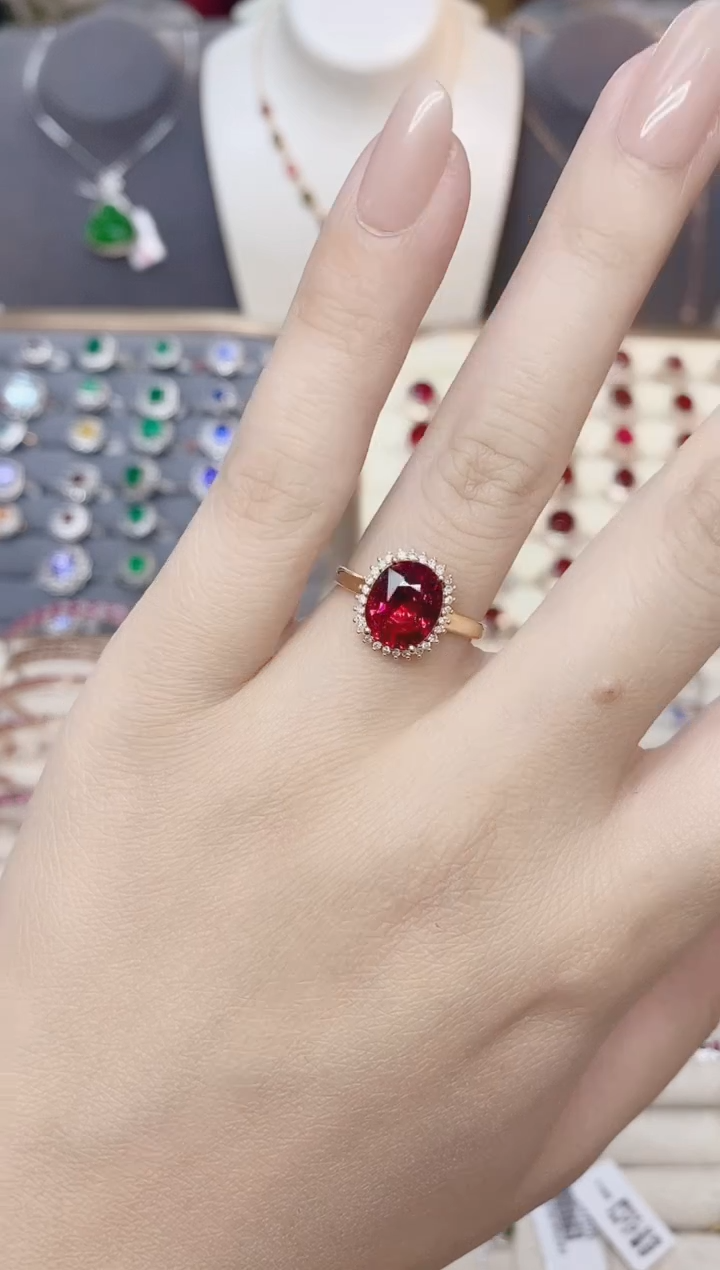 18K金镶嵌碧玺戒指碧玺2.8CT