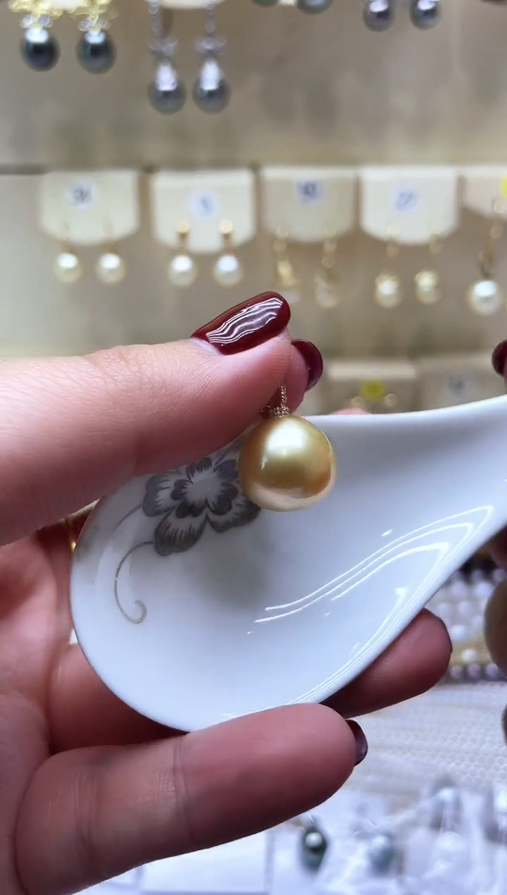 【闪购商品】海水珍珠颈饰18K金镶嵌吊坠