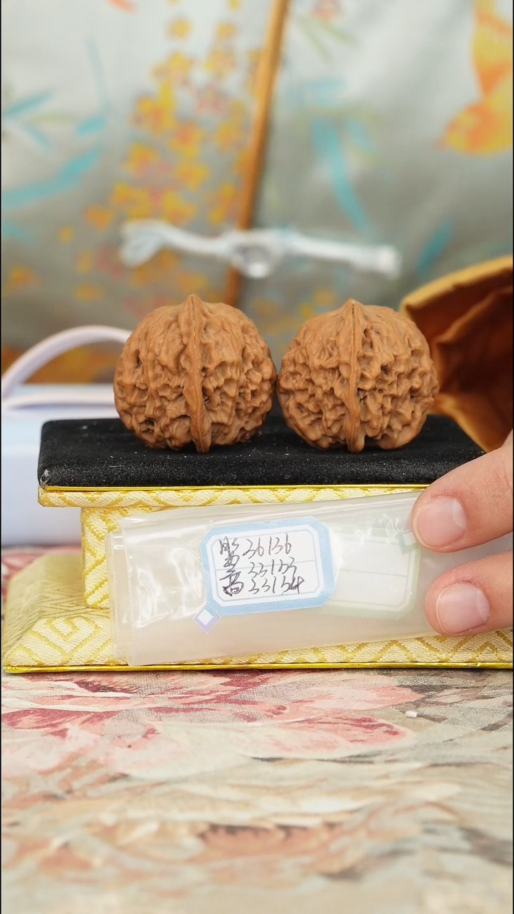 【闪购商品】文玩核桃把件非嫁接元宝