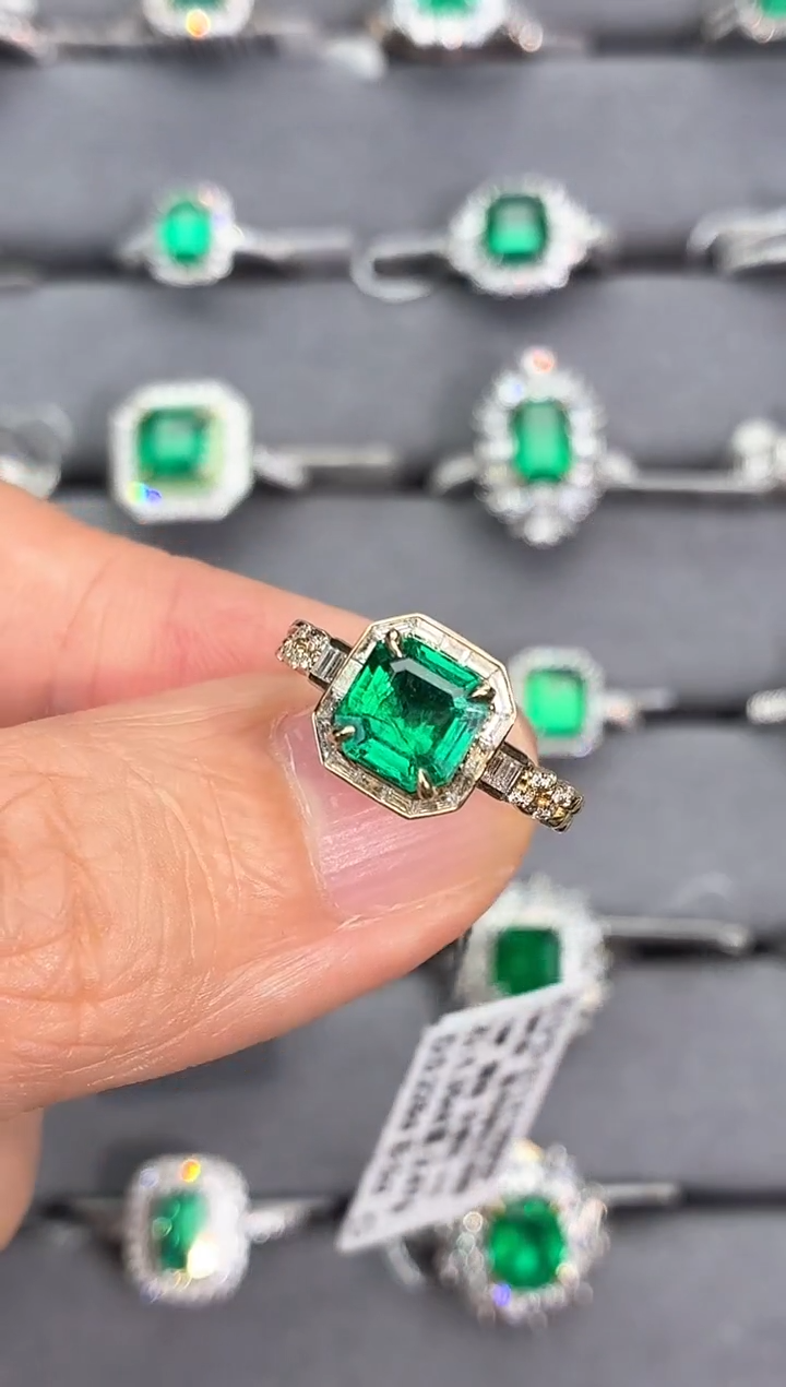 18K金镶嵌戒指祖母绿1.35ct[闪购]沃顿