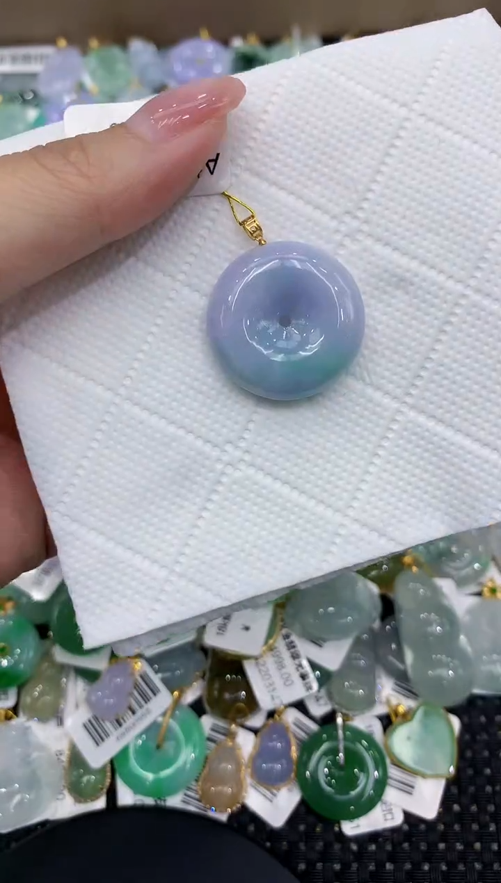 翡翠18K金镶嵌颈饰111111111111