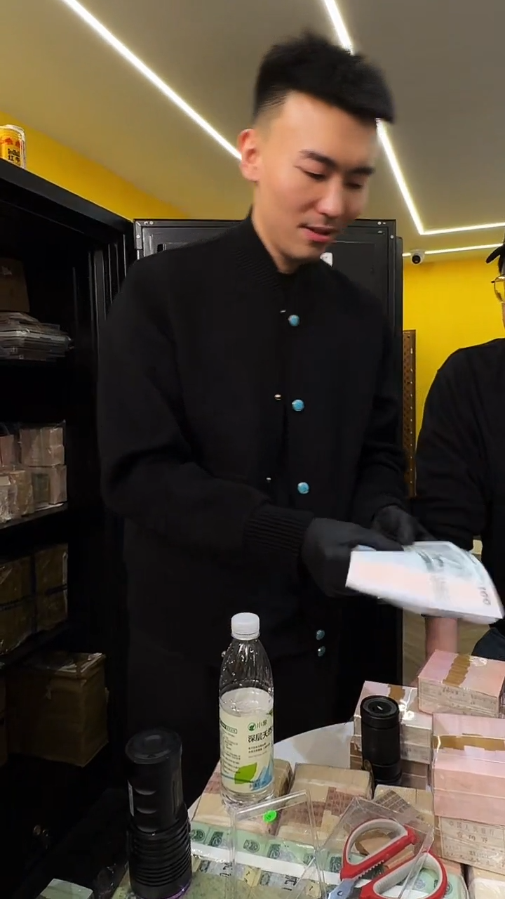 【闪购商品】国评评级-8100单张无4规格