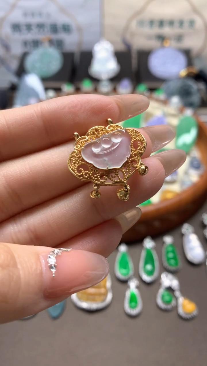 【闪购商品】翡翠吊坠(不含链)18K金镶嵌挂件