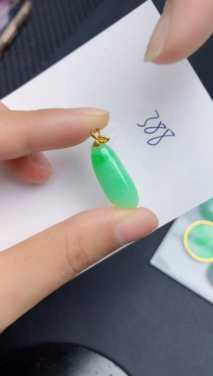 【闪购商品】翡翠颈饰18K金镶嵌000000000