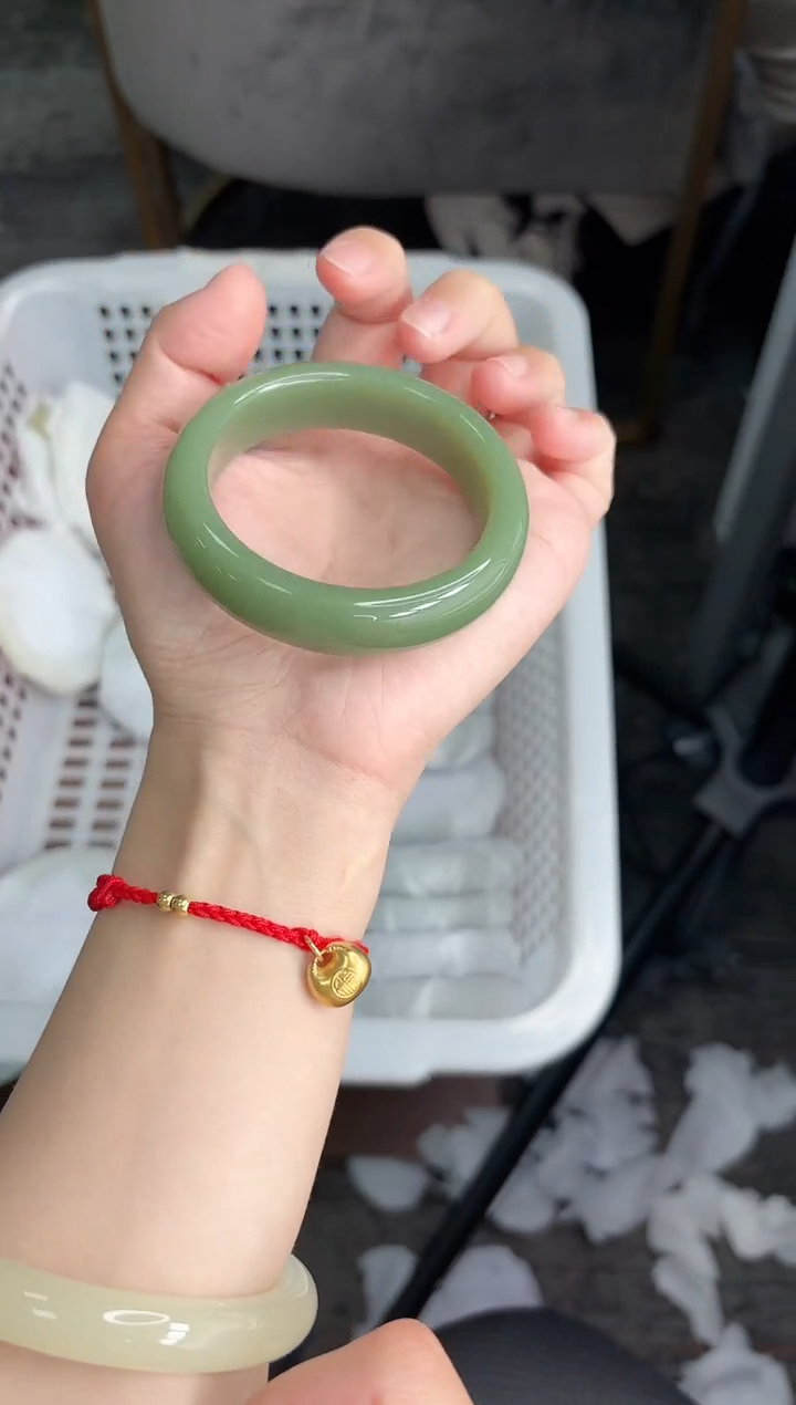 【闪购商品】石英质玉手镯未镶嵌50-56.1