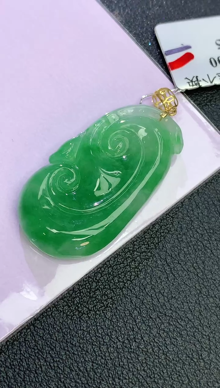 颈饰18K金镶嵌翡翠赠礼盒 麦麦