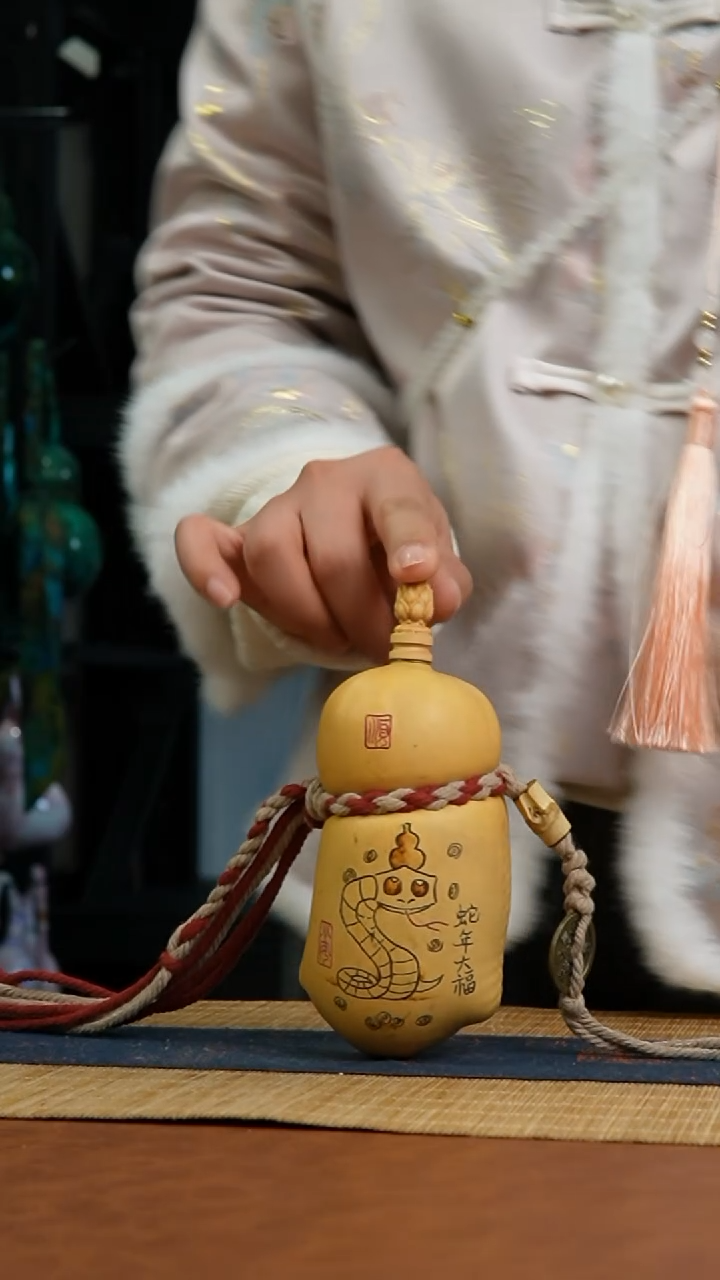 102号 天然热水酒葫芦 一物一拍（有瑕介意勿拍）