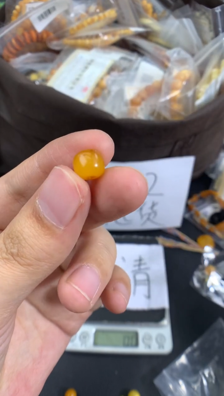 琥珀未镶嵌珠宝奇石1