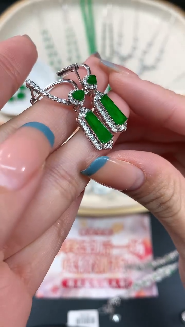 【闪购商品】翡翠耳饰18K金镶嵌耳饰A44|9800