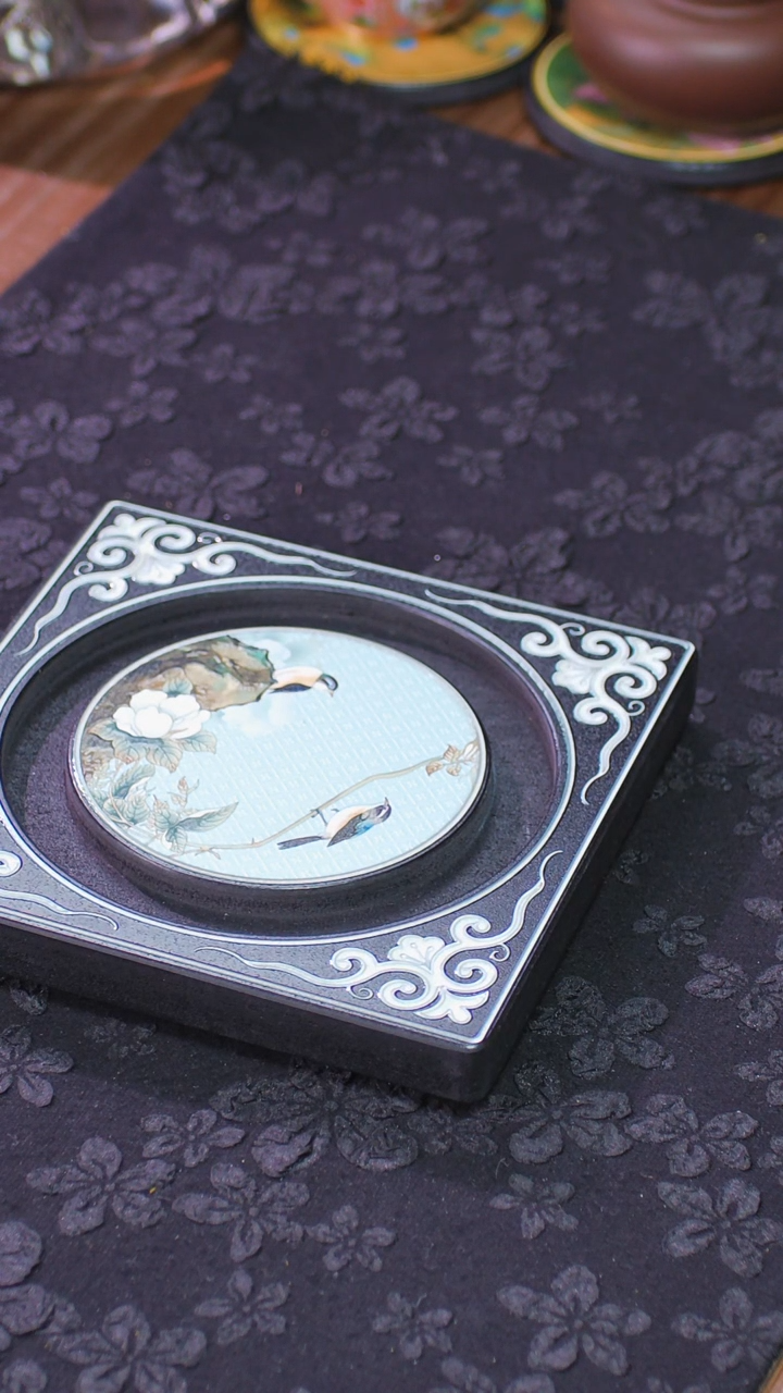 壹藏贰宝青色花鸟图案小壶承