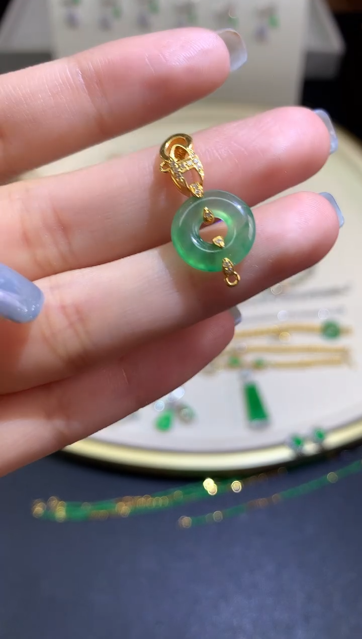 吊坠(不含链)18K金镶嵌翡翠吊坠A310|5800